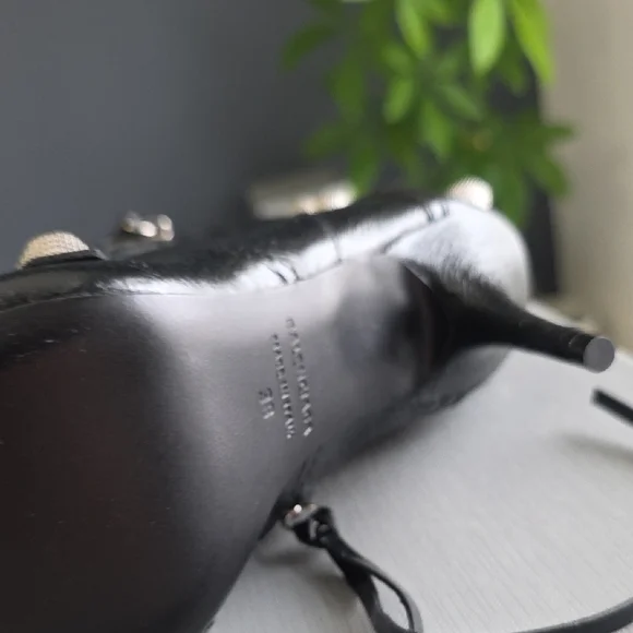 Balenciaga Black Textured Heeled Boots - Picture 11 of 15